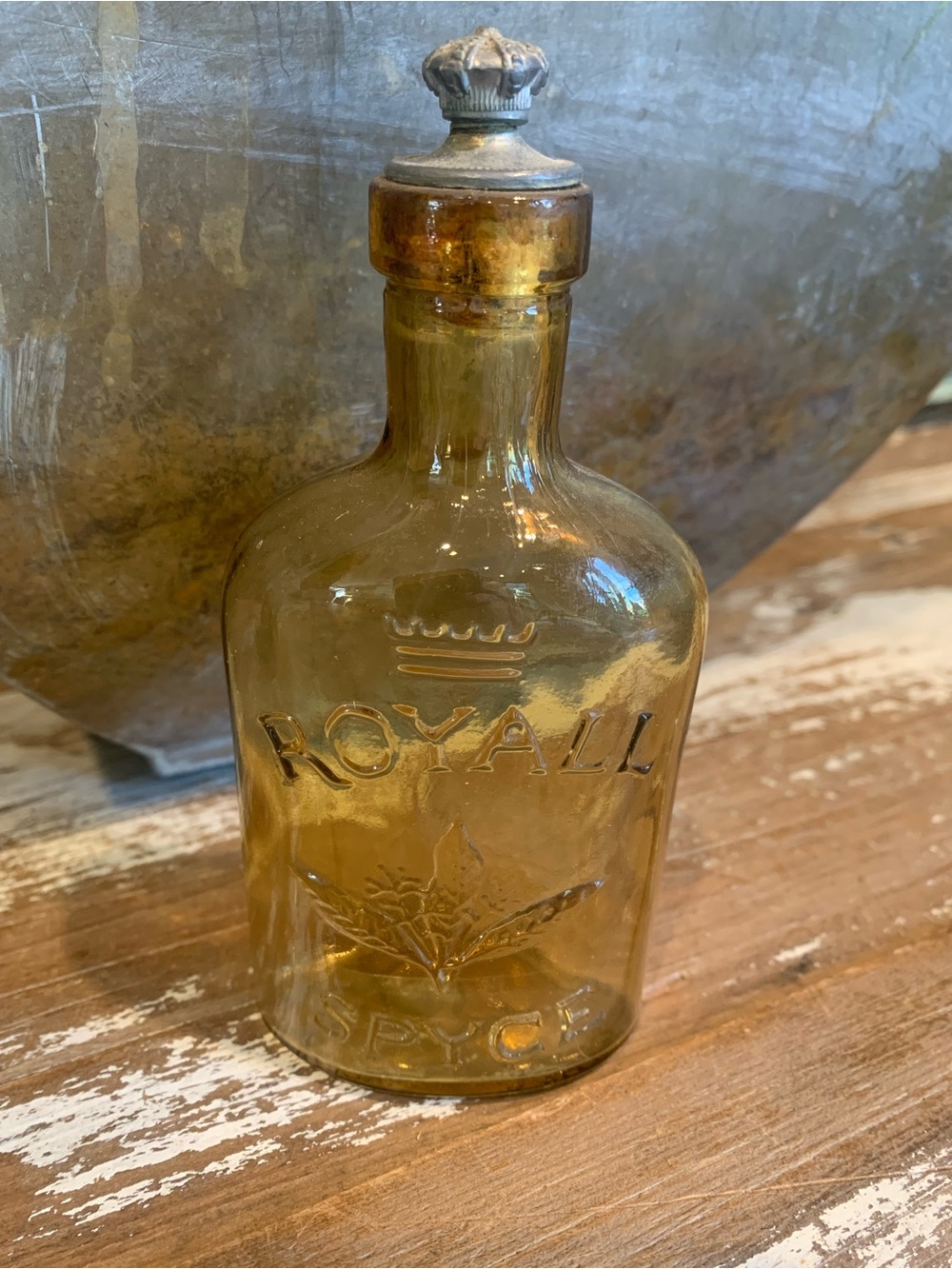 Vintage Royall Lyme Green Glass Toilet Lotion Bottles plus an amber/gold  bottle - Picture 6 of 6